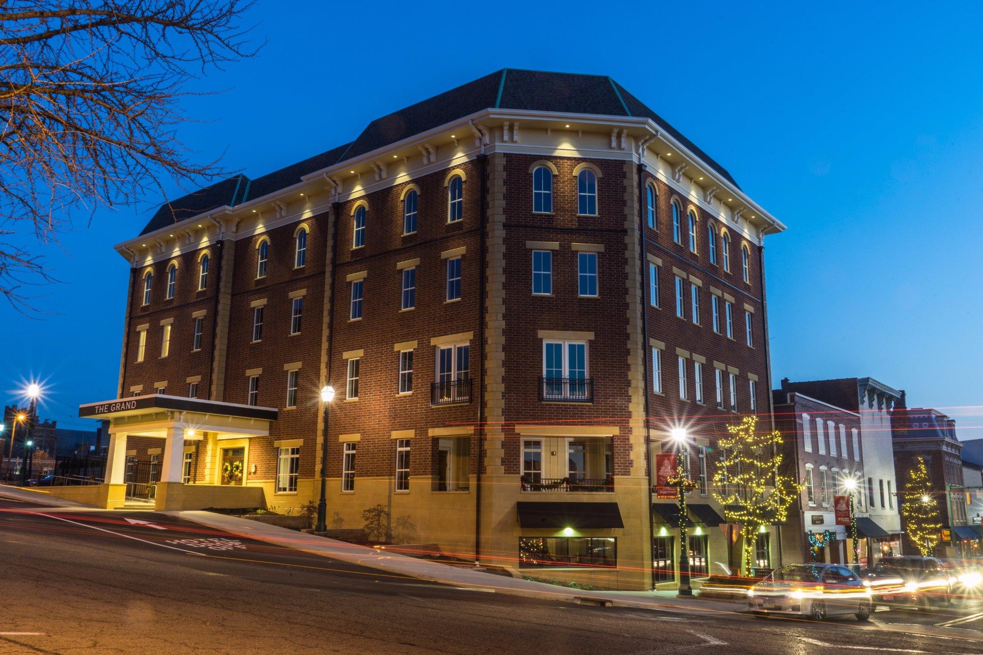 The Mount Vernon Grand Hotel Bagian luar foto